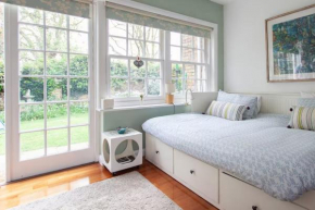 Self contained garden studio